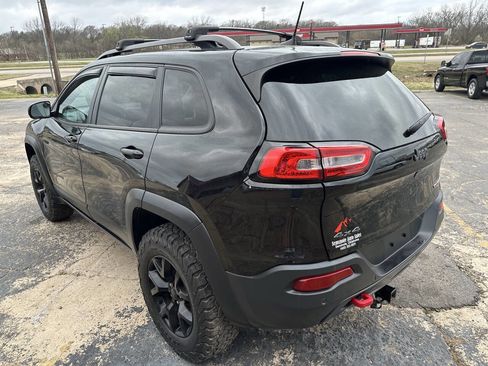 Used 2018 Jeep Cherokee Trailhawk w/ Comfort/Convenience Group image 7