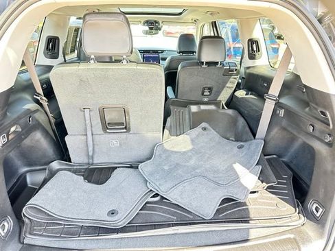 Used 2024 Jeep Grand Cherokee L Limited w/ Black Appearance Package AWD/4WD image 7