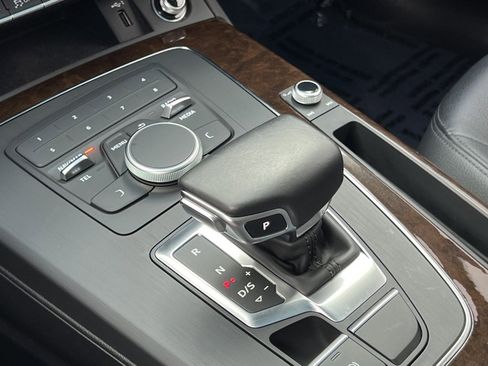 Used 2020 Audi Q5 2.0T Premium w/ Convenience Package image 30