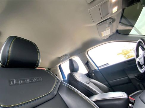 Used 2025 Ford Maverick Lobo image 13