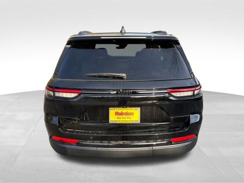 New 2025 Jeep Grand Cherokee Limited image 6