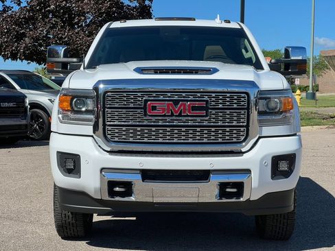 Used 2019 GMC Sierra 2500 Denali w/ Duramax Plus Package AWD/4WD image 51