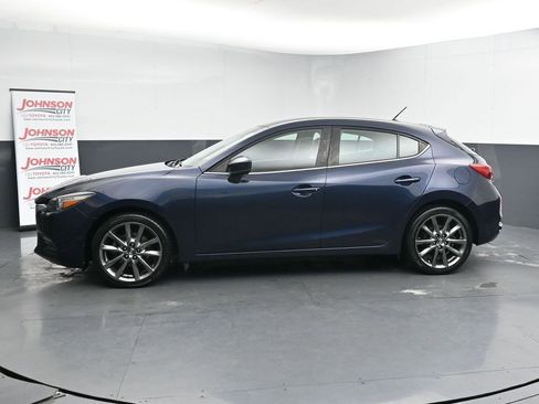 Used 2018 MAZDA MAZDA3 Touring image 5