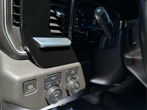 Used 2023 Chevrolet Silverado 1500 LT AWD/4WD image 19