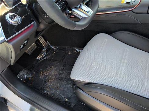 New 2026 Mercedes-Benz E 53 AMG e 4MATIC Sedan image 4