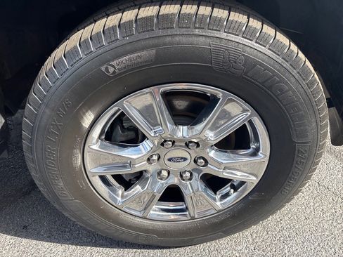 Used 2017 Ford F150 XLT w/ Equipment Group 302A Luxury image 9