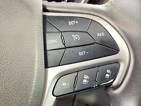 Used 2019 Jeep Grand Cherokee Overland image 19