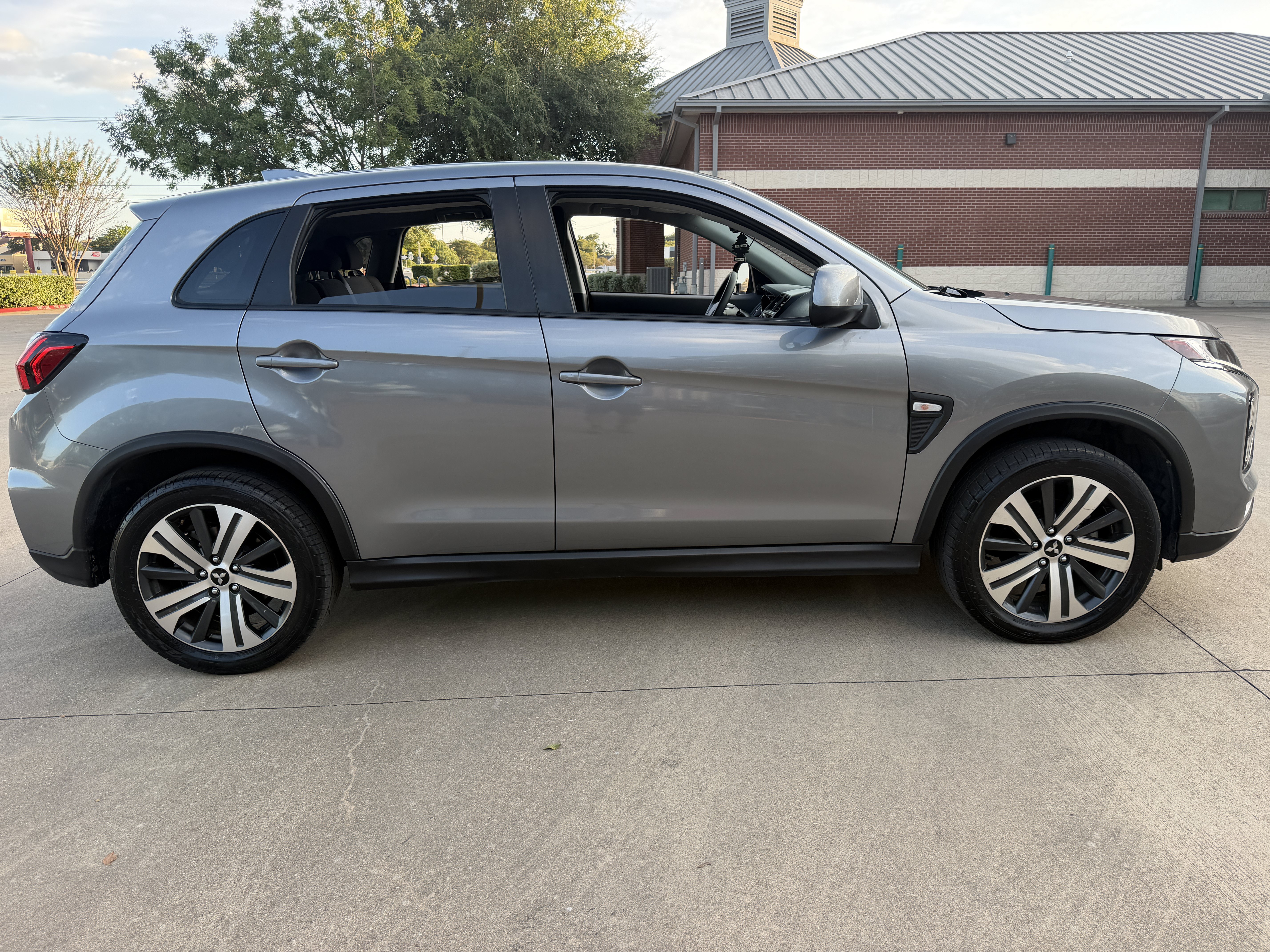 Used 2021 Mitsubishi Outlander Sport ES AWD/4WD image 8