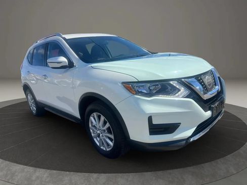 Used 2017 Nissan Rogue SV AWD/4WD image 3