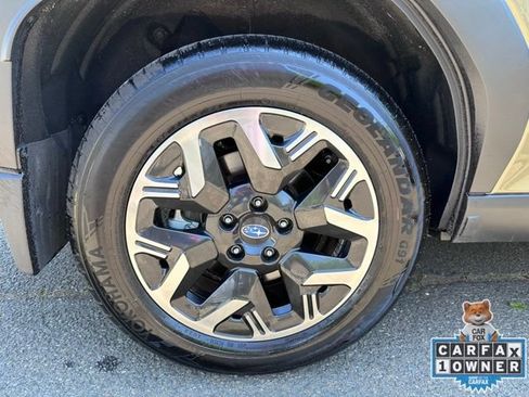 Certified 2025 Subaru Forester Premium AWD/4WD image 30