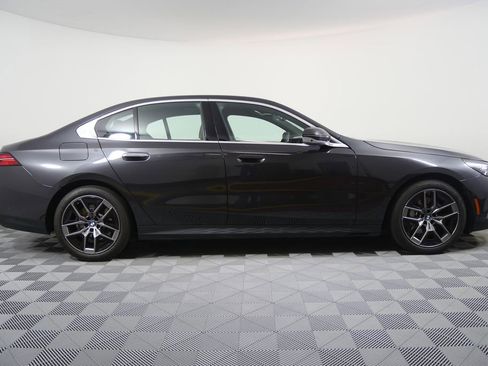 Used 2026 BMW 530i image 2