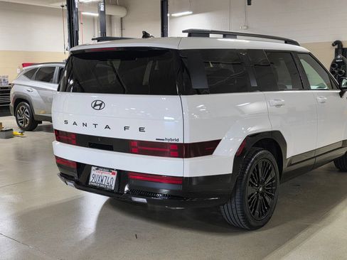 Used 2025 Hyundai Santa Fe Calligraphy AWD/4WD image 11