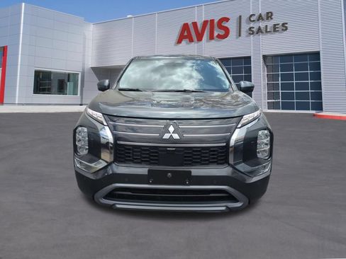 Used 2025 Mitsubishi Outlander SE AWD/4WD image 2