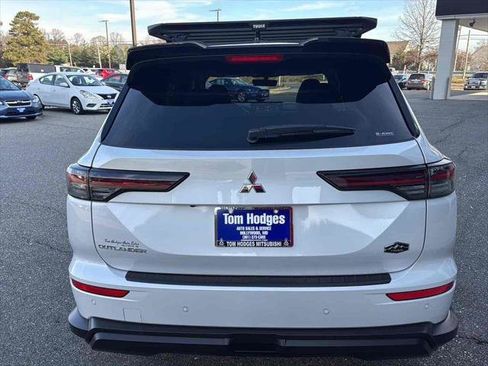 New 2026 Mitsubishi Outlander AWD image 5
