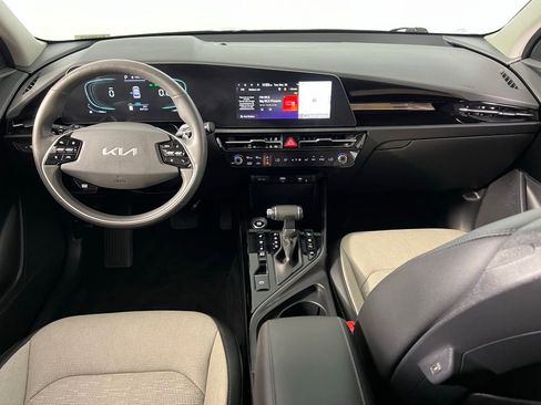 Used 2023 Kia Niro SX image 12