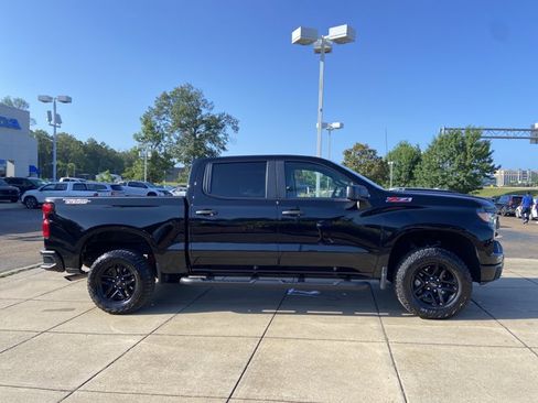 Used 2024 Chevrolet Silverado 1500 Custom Trail Boss AWD/4WD image 13