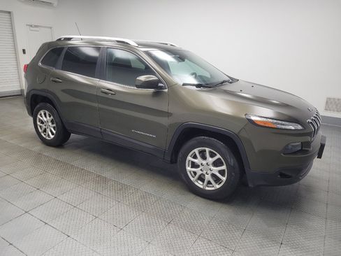 Used 2015 Jeep Cherokee Latitude w/ Cold Weather Group AWD/4WD image 11