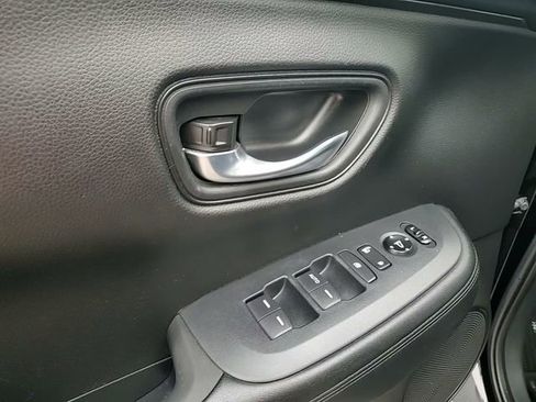 Used 2023 Honda HR-V LX image 11