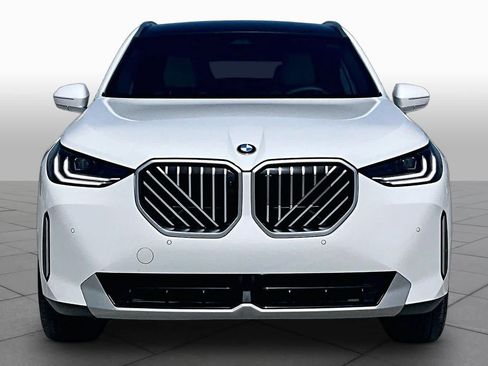 Used 2025 BMW X3 xDrive30i w/ Premium Package AWD/4WD image 3
