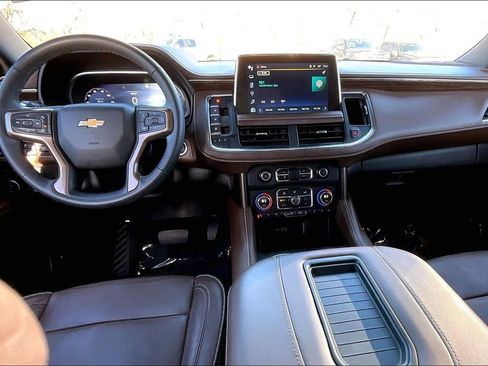 Used 2023 Chevrolet Suburban High Country image 14