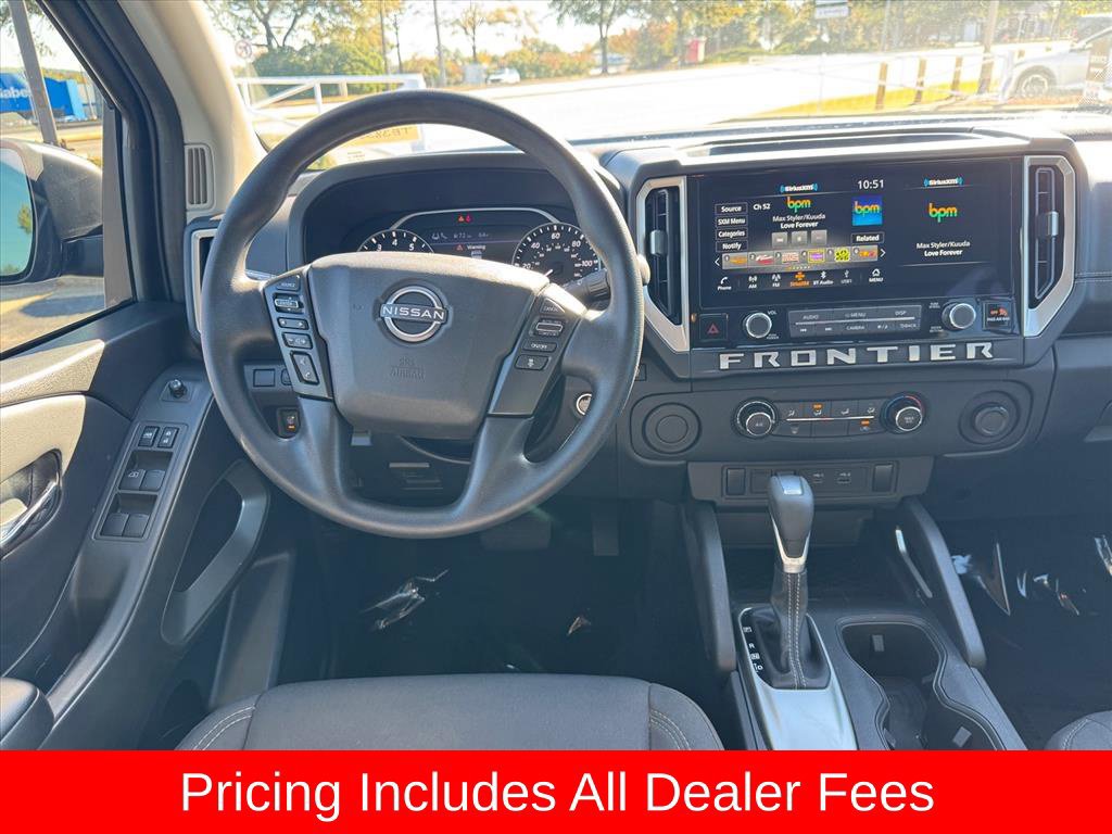 Used 2025 Nissan Frontier SV RWD image 12