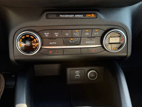 Used 2020 Ford Escape SE Sport image 22
