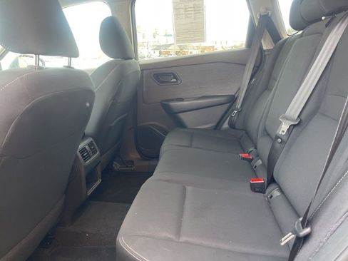 Used 2023 Nissan Rogue S image 15