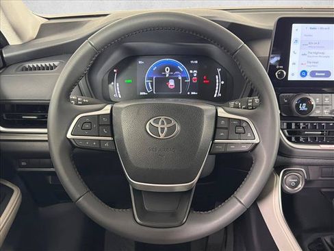 Used 2026 Toyota Grand Highlander XLE FWD image 24