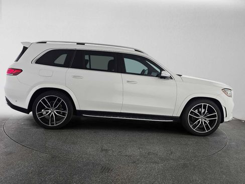 Used 2023 Mercedes-Benz GLS 580 4MATIC image 10