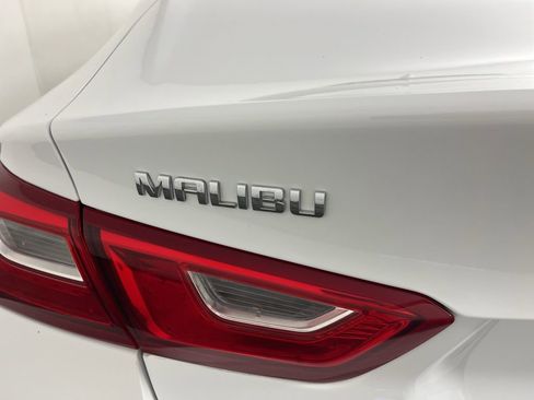 Used 2024 Chevrolet Malibu LT FWD image 3
