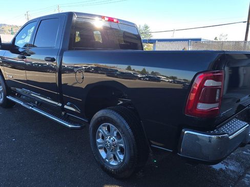 Used 2024 RAM 2500 Big Horn w/ Safety Group image 6