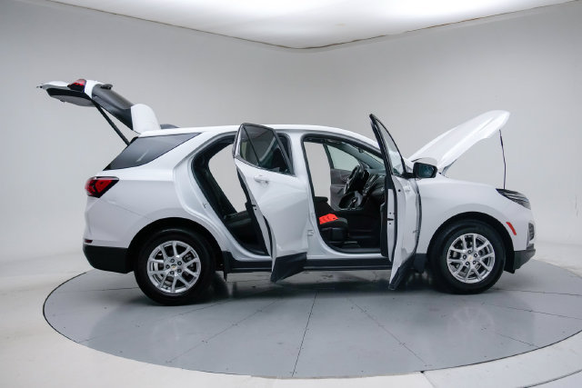 Used 2024 Chevrolet Equinox LT w/ LPO, Floor Liner Package FWD image 15