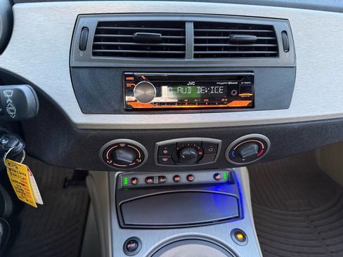 Used 2004 BMW Z4 3.0i RWD image 12