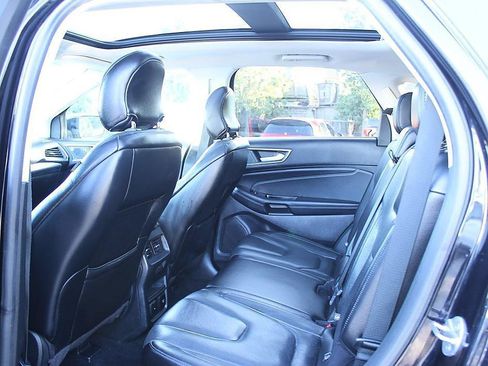 Used 2019 Ford Edge Titanium w/ Equipment Group 301A FWD image 11
