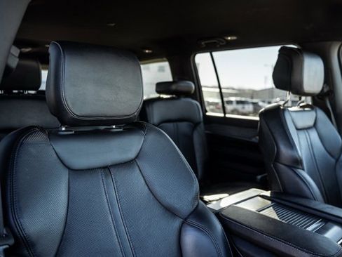 Used 2024 Jeep Wagoneer L Series II w/ Flexible Seating Group image 25