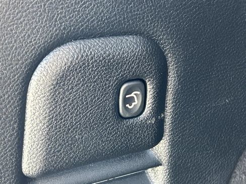 Used 2019 Jeep Grand Cherokee Limited AWD/4WD image 12