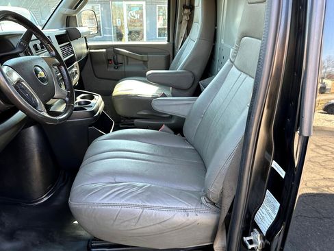 Used 2018 Chevrolet Express 2500 w/ Driver Convenience Package image 20