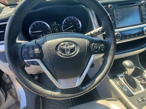 Used 2015 Toyota Highlander Limited AWD/4WD image 15