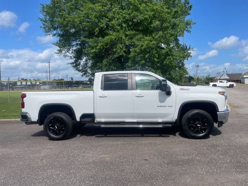 Used 2023 Chevrolet Silverado 2500 LT w/ Convenience Package AWD/4WD image 8
