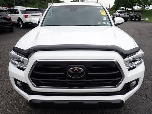 Used 2018 Toyota Tacoma SR5 AWD/4WD image 9