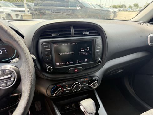 Used 2024 Kia Soul LX w/ Option Group 015 FWD image 19
