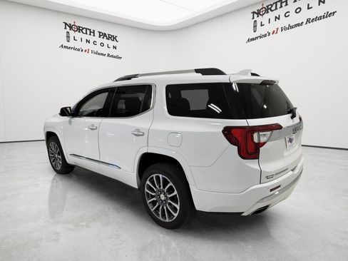 Used 2021 GMC Acadia Denali w/ Denali Technology Package FWD image 3
