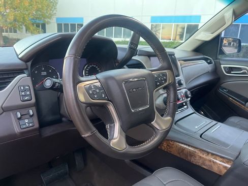 Used 2015 GMC Yukon Denali w/ Premium Package image 25