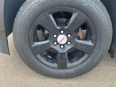 Used 2018 GMC Yukon SLE image 28