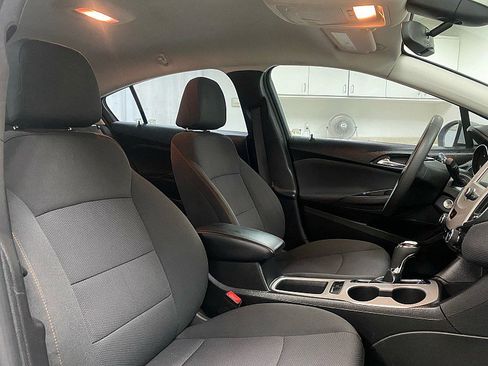 Used 2018 Chevrolet Cruze LS image 16