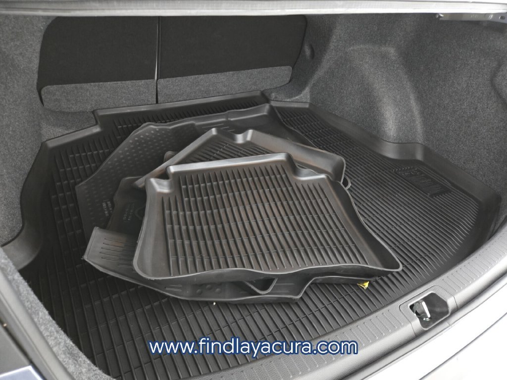 Used 2025 Toyota Corolla LE FWD image 16