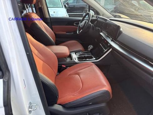 Used 2024 Kia Carnival SX Prestige FWD image 3