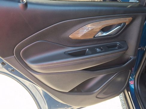 Used 2020 GMC Terrain SLE w/ Driver Convenience Package image 18