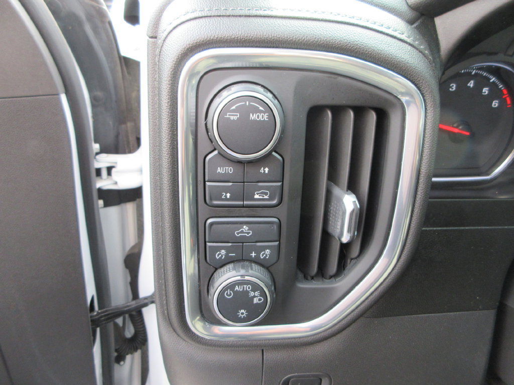 Certified 2021 Chevrolet Silverado 1500 LT w/ Convenience Package II AWD/4WD image 24