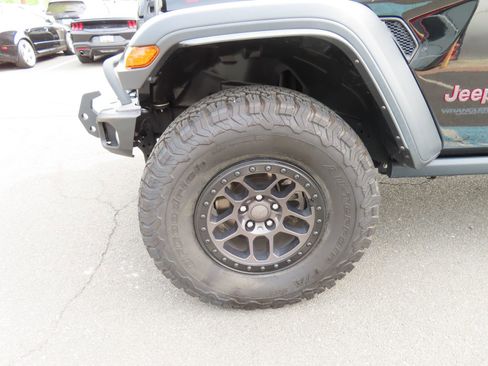 Used 2022 Jeep Wrangler Unlimited Rubicon w/ Xtreme Recon 35" Tire Package image 13